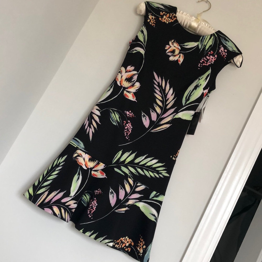 Vince camuto to NWT Black multi floral